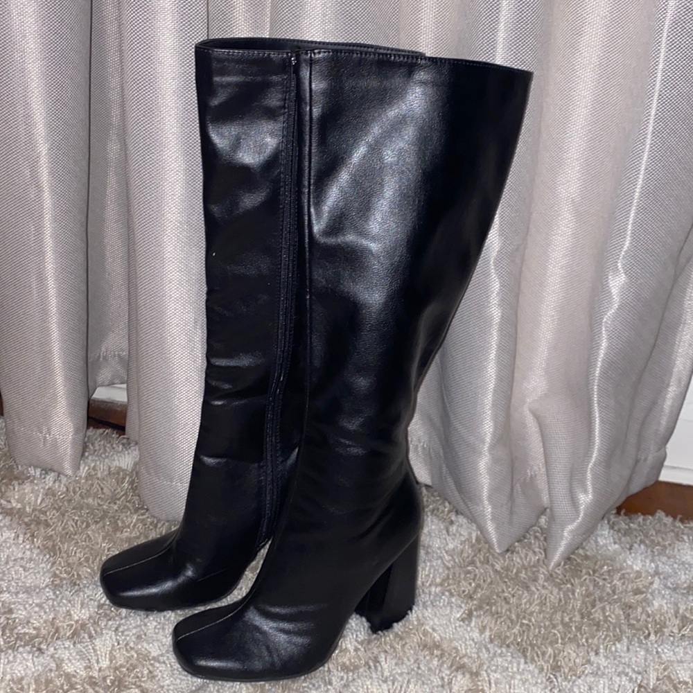 Black Boots